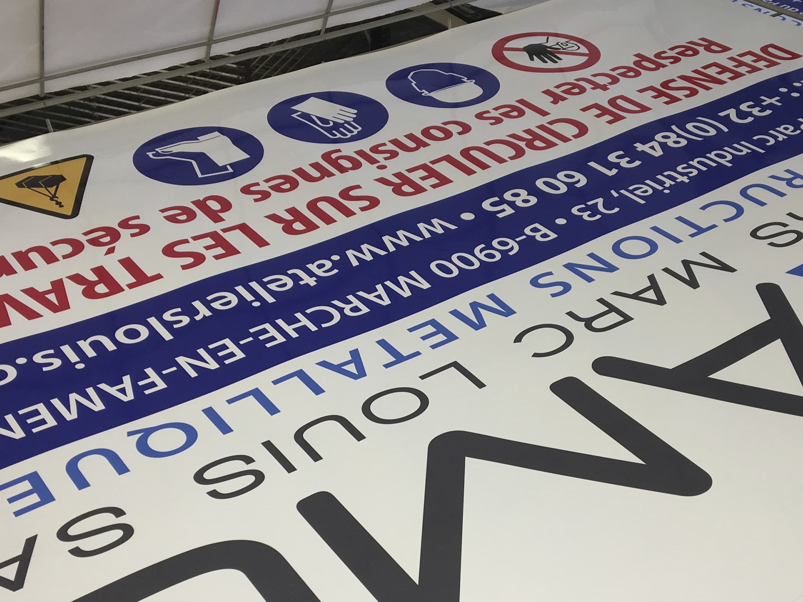 1389 9835 GNB Béton Panneau de chantier format fini 48x68 cm 5 couleurs